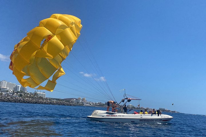 Parasailing flights on the Adeje Coast in Tenerife - Photo 3