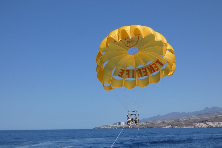 Parasailing flights on the Adeje Coast in Tenerife - Photo 6