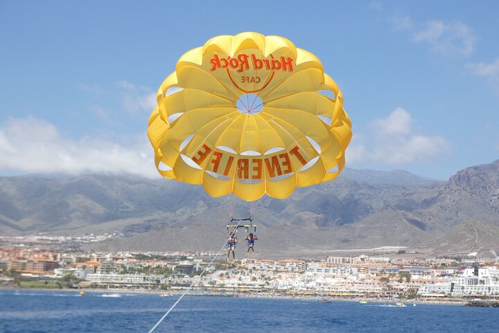 Parasailing flights on the Adeje Coast in Tenerife - Photo 7