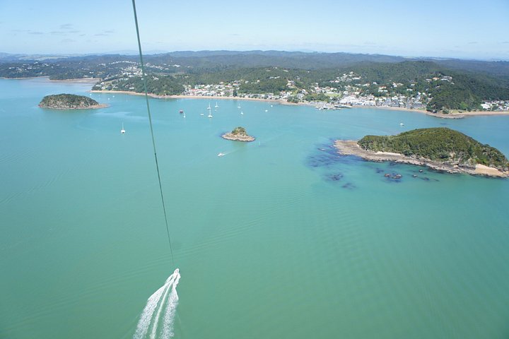 Bay of islands parasailing - Parasailing Adventure Over the Bay of Islands