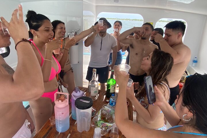 Miami Ultimate Water Experience: Jet Ski, Drinks & Mansion Cruise - Photo 2