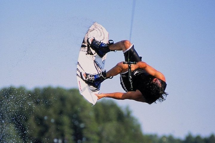 Beginner to advanced - 1 Half Day Waterski, Wakeboard or Wakesurf Lesson - 5 people max