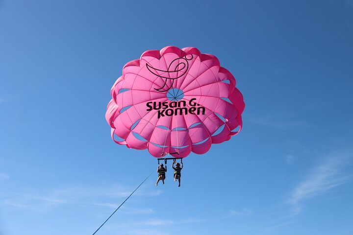 Parasailing in Catalina Island: Soar Above The Stunning Coastline - Photo 6