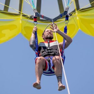 fly with our ascending parachute - Photo 2