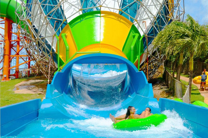 Oahu: Zipline and Wet 'n' Wild Waterpark Combo - Photo 1