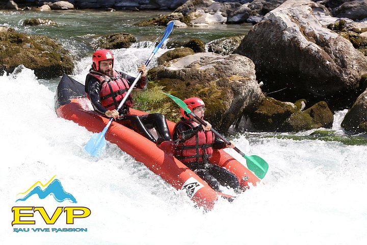 Hot dog (inflatable canoe) on the Durance - Photo 2