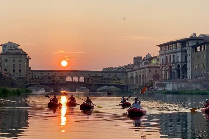 Kayak Soft in Florence under the Pontevecchio Arches - Photo 1