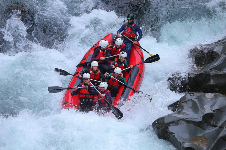 Buuum, big splash for the crew! - Rafting Adventure in Tuscany