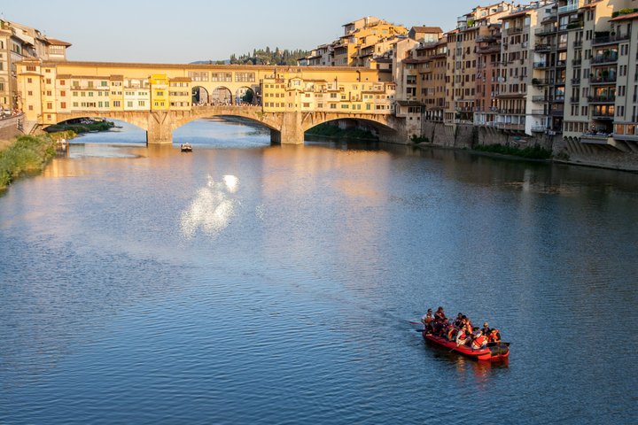 Soft Rafting in Florence under the Pontevecchio Arches - Photo 2