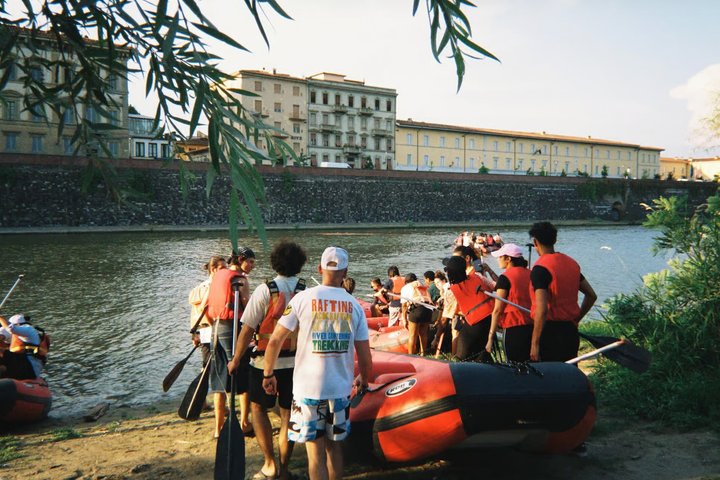 Soft Rafting in Florence under the Pontevecchio Arches - Photo 3