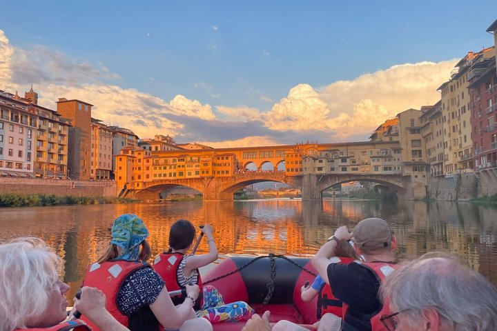 Soft Rafting in Florence under the Pontevecchio Arches - Photo 4