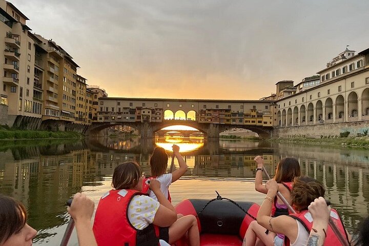 Soft Rafting in Florence under the Pontevecchio Arches - Photo 9
