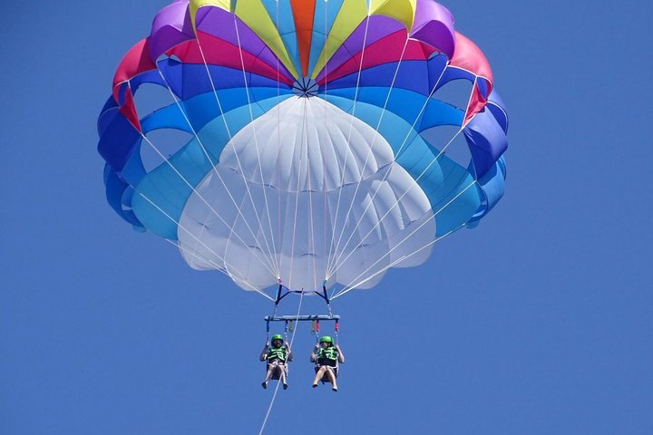Parasailing in Fuengirola Costa del Sol - Photo 2