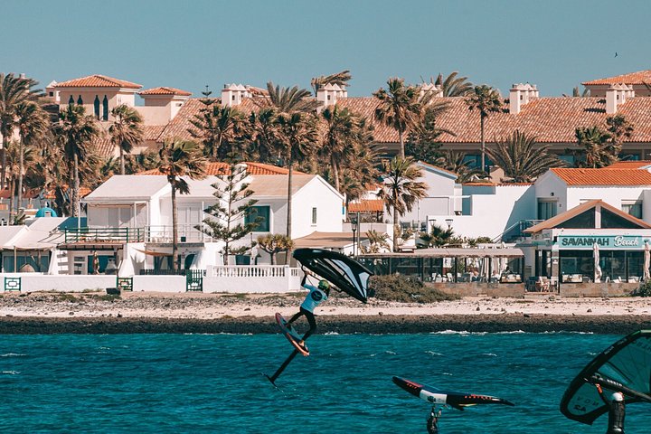 Advanced Wing Foil Lesson in Corralejo Fuerteventura - Photo 3