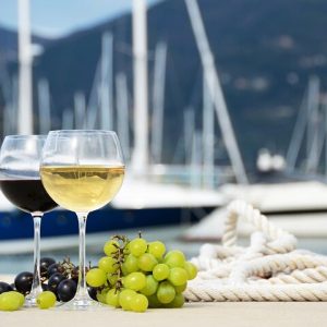 Exclusive Yacht Rental in Barcelona - Photo 2