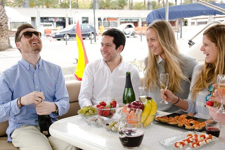 Exclusive Yacht Rental in Barcelona - Photo 3