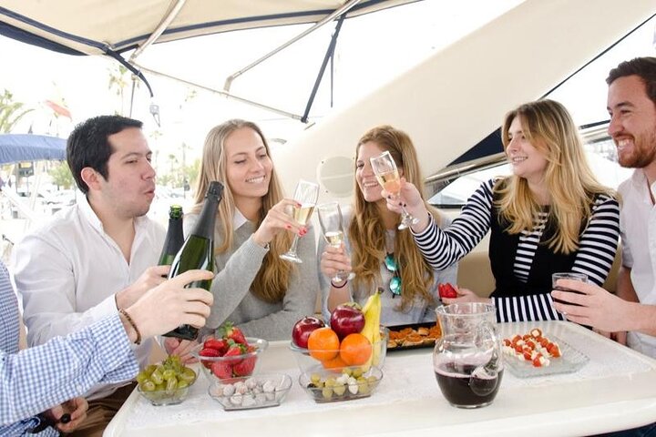 Exclusive Yacht Rental in Barcelona - Photo 4