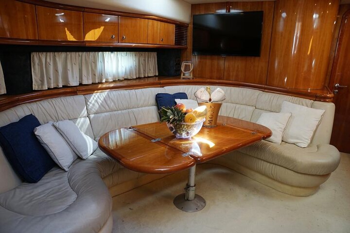 Exclusive Yacht Rental in Barcelona - Photo 7