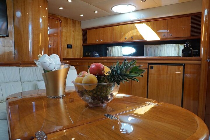 Exclusive Yacht Rental in Barcelona - Photo 8
