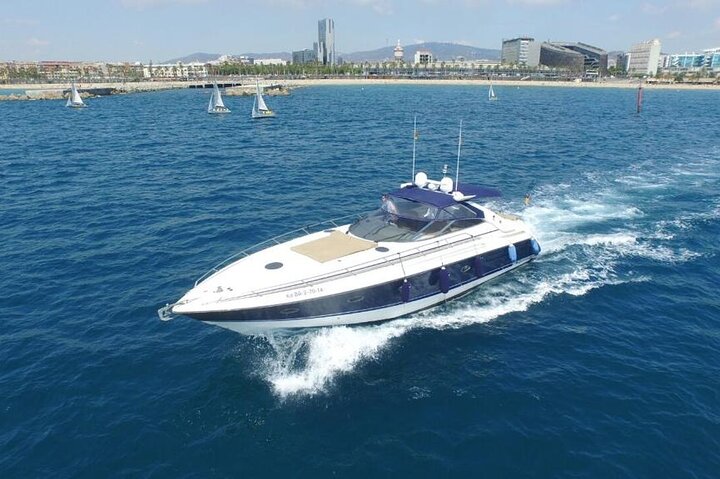 Exclusive Yacht Rental in Barcelona - Photo 1