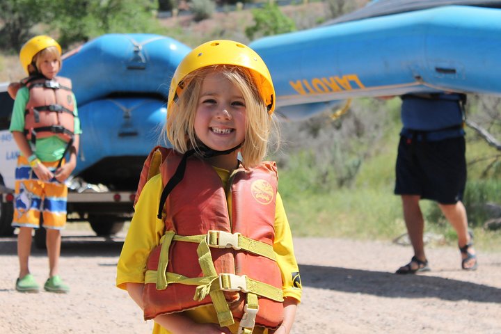 2-Hours Glenwood Springs Short and Mild Family Raft Trip - Photo 2
