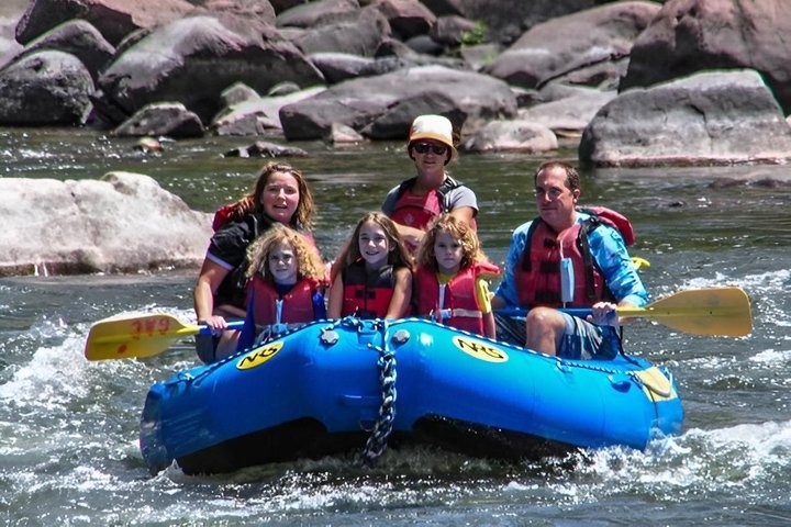 2-Hours Glenwood Springs Short and Mild Family Raft Trip - Photo 5
