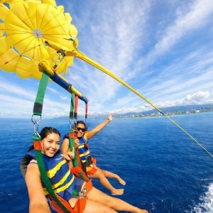 Parasailing in Waikiki from Oahu Hawaii - Photo 1