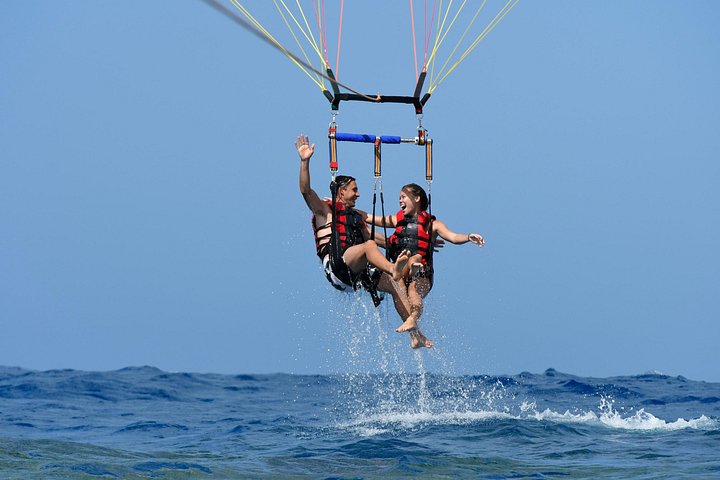 Dip in the waters of Maunalua Bay! - Oahu: Parasailing and Jetski Experience in Maunalua Bay