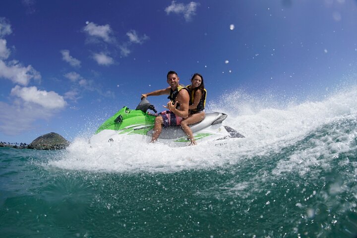 Jet Skiing is the best! - Oahu: Parasailing and Jetski Experience in Maunalua Bay