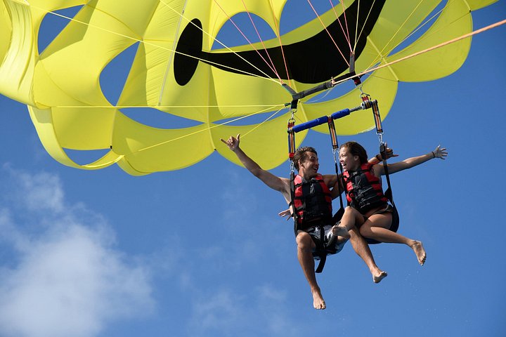 Parasail and Banana Boat Only in Maunalua Bay - Photo 4