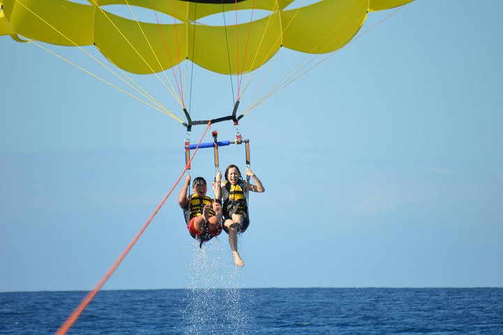 Parasail and Banana Boat Only in Maunalua Bay - Photo 7