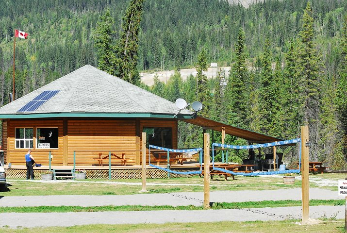 Beautiful River Base - Family Rafting Adventure | Kicking Horse River