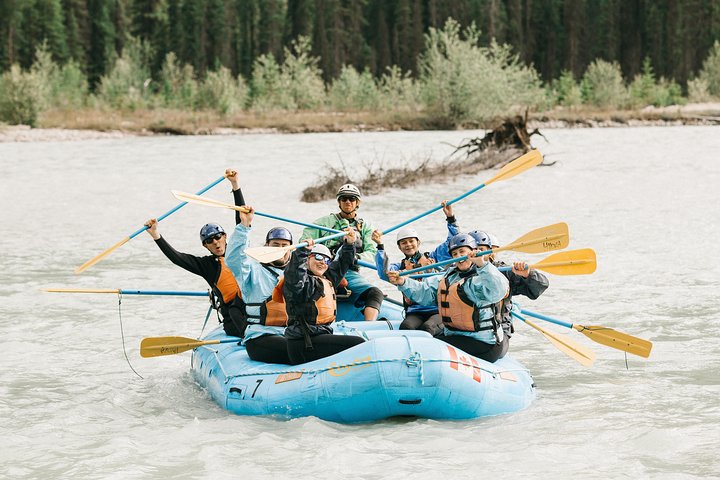 Its a beautiful day for a paddle - Family Rafting Adventure | Kicking Horse River