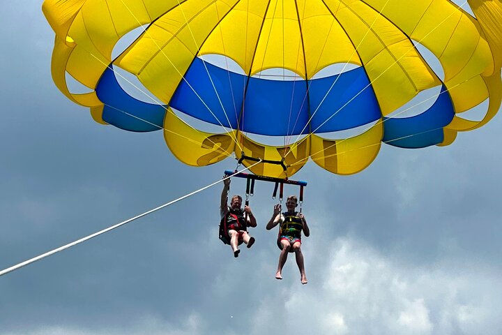 Parasailing in Orange Beach Alabama - Photo 2
