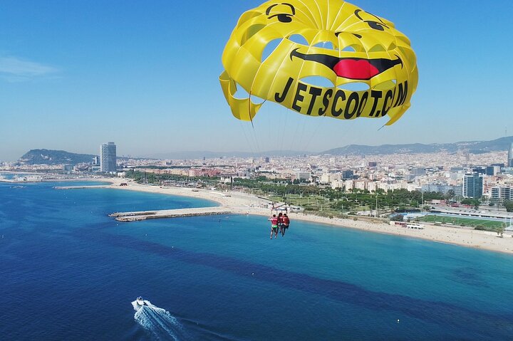 Parasailing Olympic Port - Parasailing Tour en Barcelona