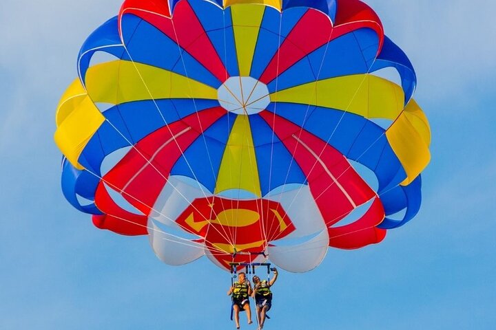 Take the best pictures - Parasailing Tour en Barcelona
