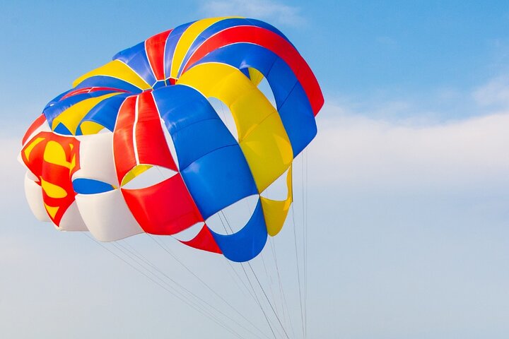 Trip in fast boat - Parasailing Tour en Barcelona