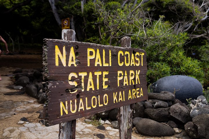 Kauai: Na Pali Raft with Exclusive Beach Landing - Photo 5