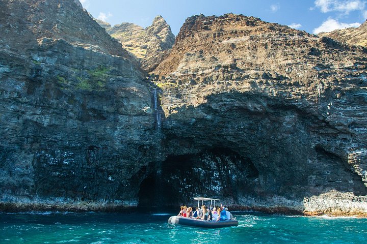 Cave exploration - Kauai: Na Pali Raft with Exclusive Beach Landing