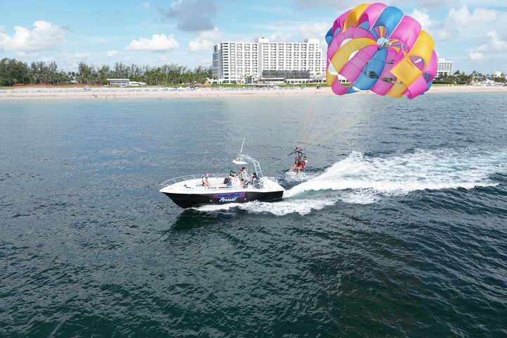 Parasailing along Fort Lauderdale Beach - Photo 4