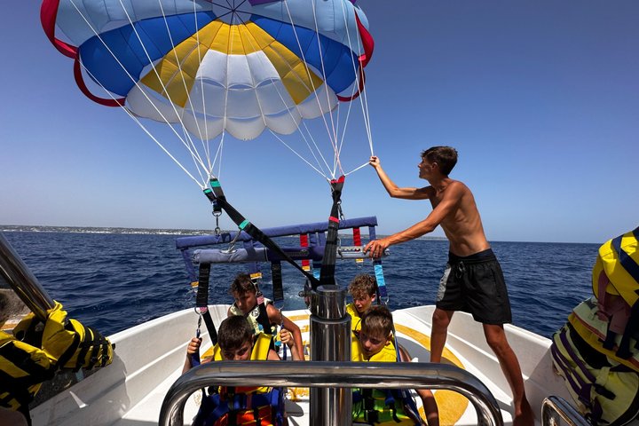Parasailing in Torre Vado Panoramic flight over the Crystalline Sea - Photo 3
