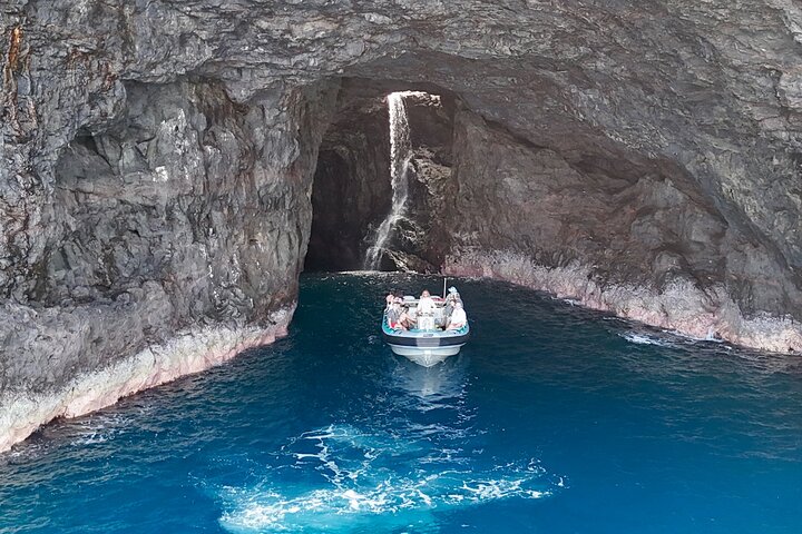 Nā Pali Coast Zodiac Raft Sea Caves Expedition on Kauai - Photo 4