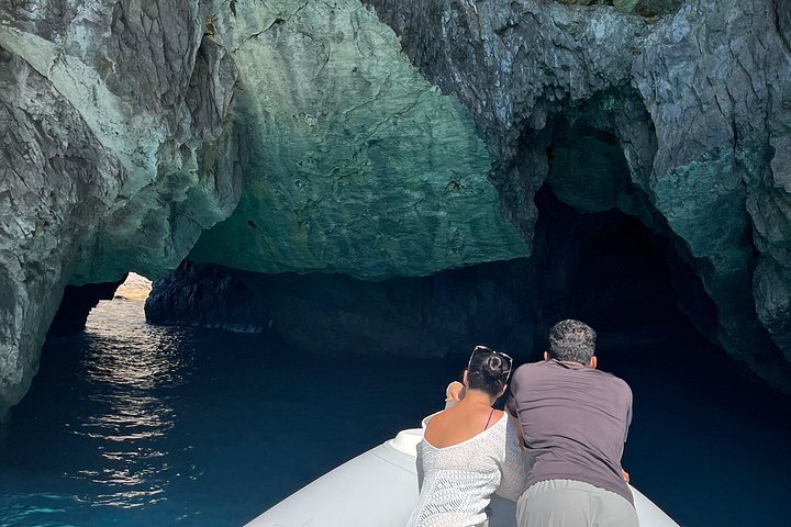 Amalfi Coast rent a rubber boat: from Salerno without a license - Photo 8