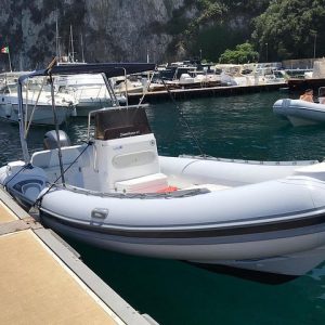 Rent predator dinghy 6.80 WITHOUT LICENSE - Photo 2