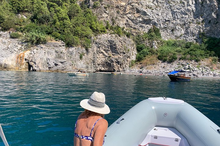 Rent predator dinghy 6.80 WITHOUT LICENSE - Photo 7