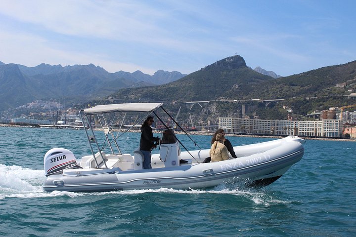 Rent predator dinghy 6.80 WITHOUT LICENSE - Photo 10