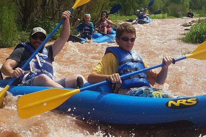 Runnin' the rapids with the gang! - Kayak Tour on the Verde River