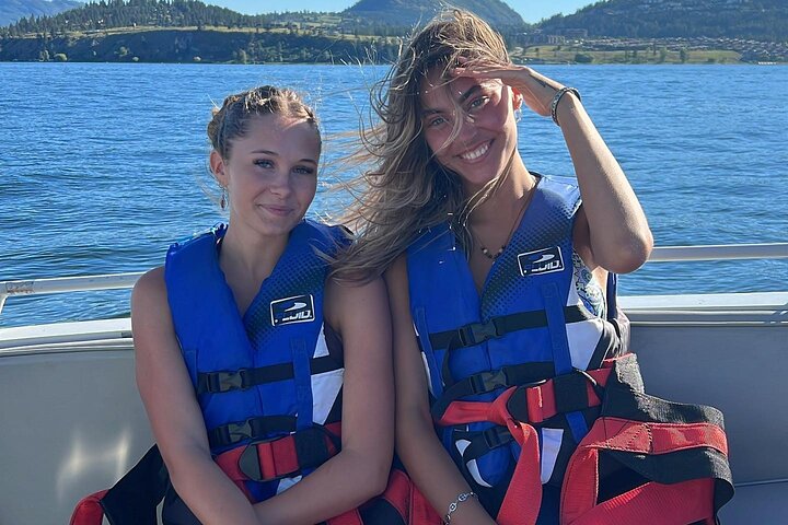 Solo Parasailing Experience in Kelowna - Photo 7