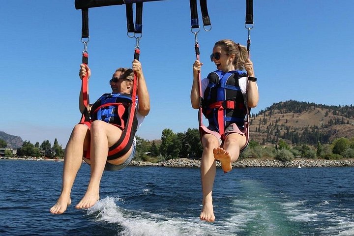 Kelowna: Morning Discount Parasailing Experience - Photo 2