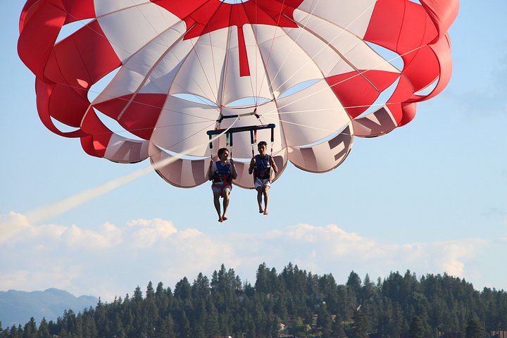 Kelowna: Morning Discount Parasailing Experience - Photo 6